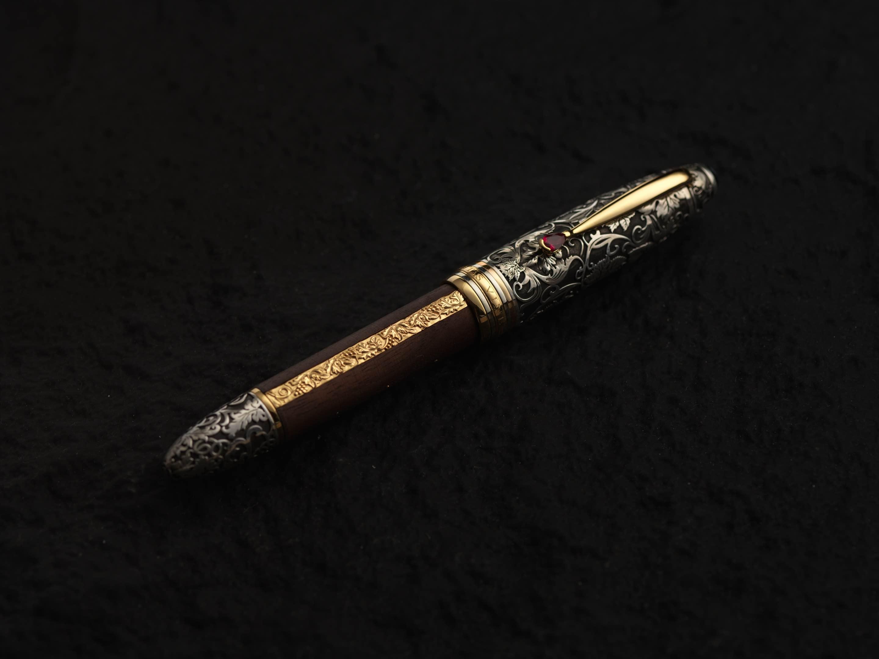 Grapevine High-Spec LE20 capped fountain pen on black fabric